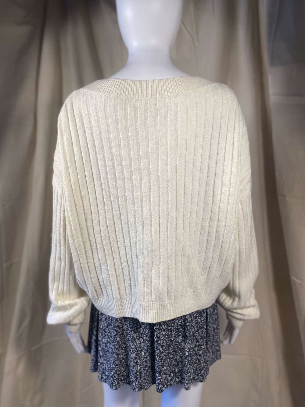 Open Edit Ivory Ribbed V Neck Sweater - Picture 2 of 3